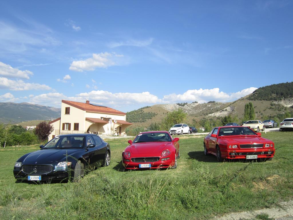 La Radice Hotel Paganica Bagian luar foto