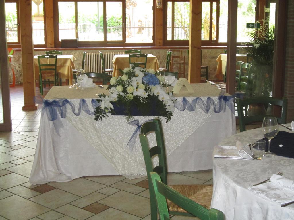 La Radice Hotel Paganica Bagian luar foto
