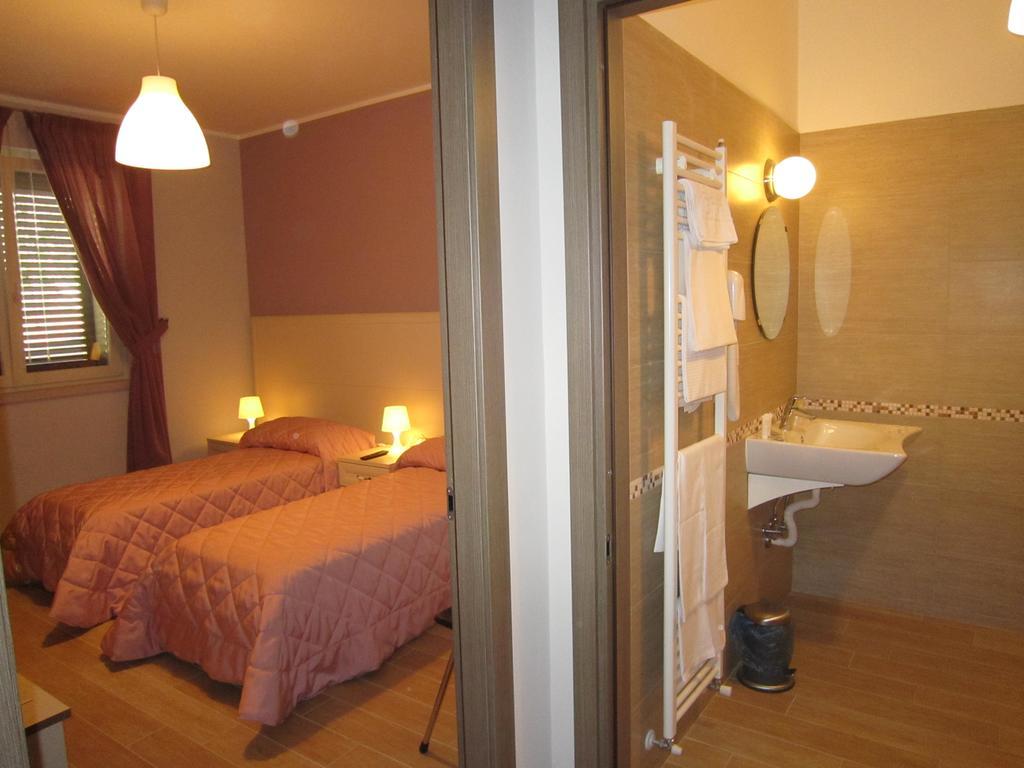 La Radice Hotel Paganica Bagian luar foto