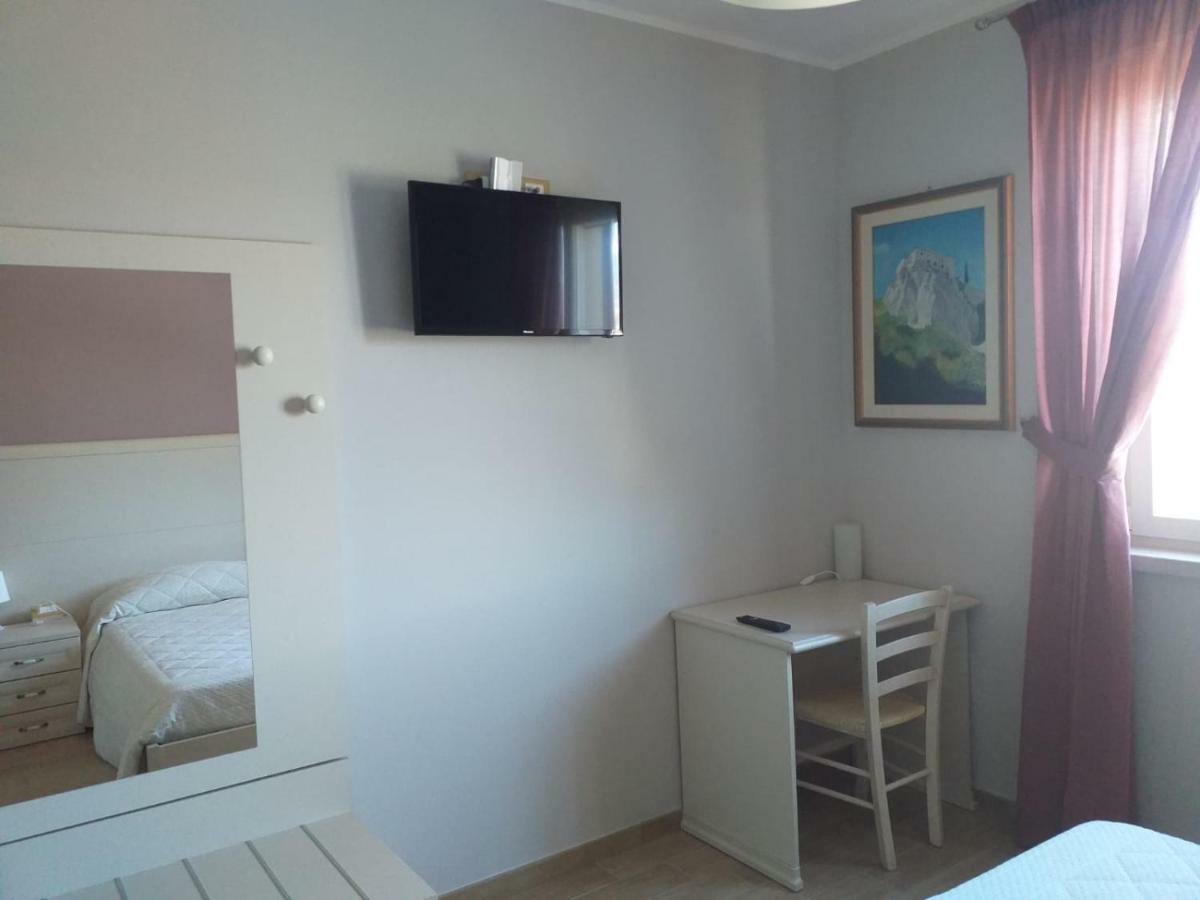 La Radice Hotel Paganica Bagian luar foto